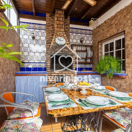 Ave Fenix San Isidro, By Nivariahost *