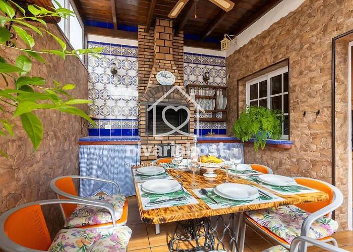 Ave Fenix San Isidro, By Nivariahost *